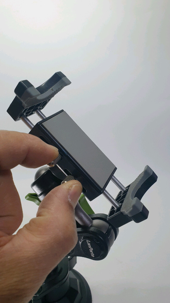 LanParte 차량용 휴대폰 거치대 흡착식--2