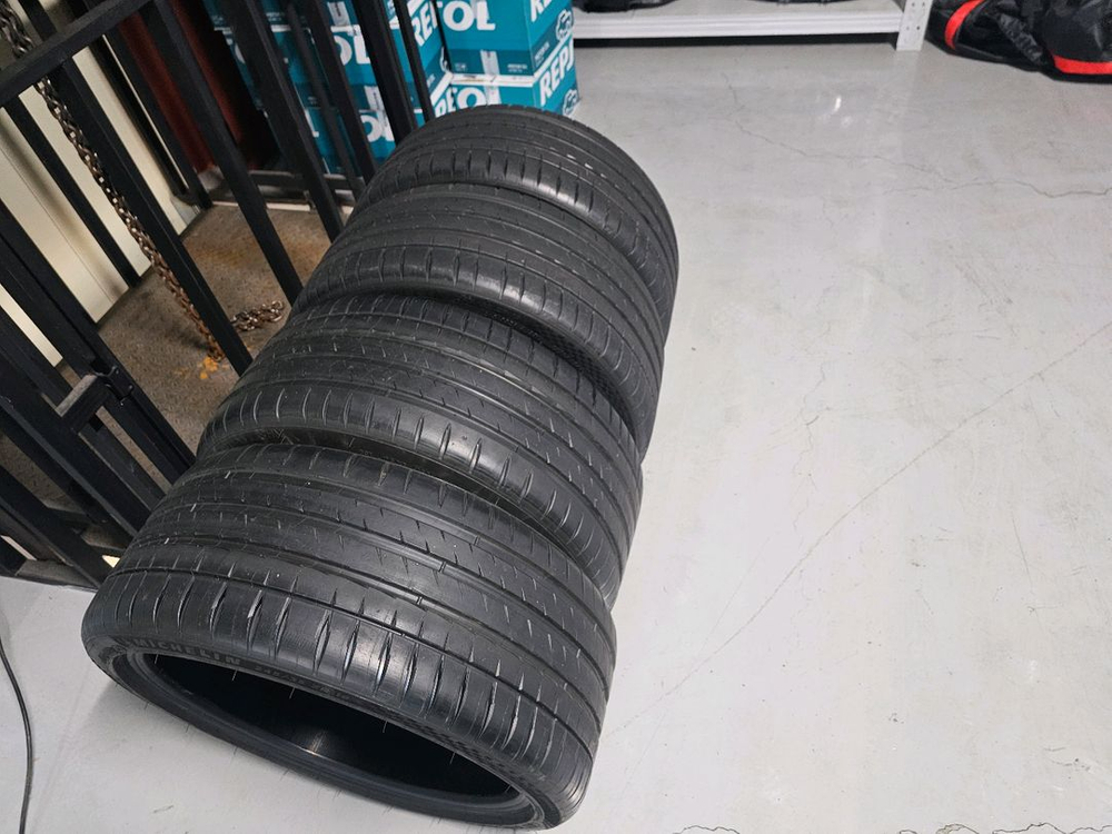 미쉐린 PS4S 245 35 19 신품팝니다.--1