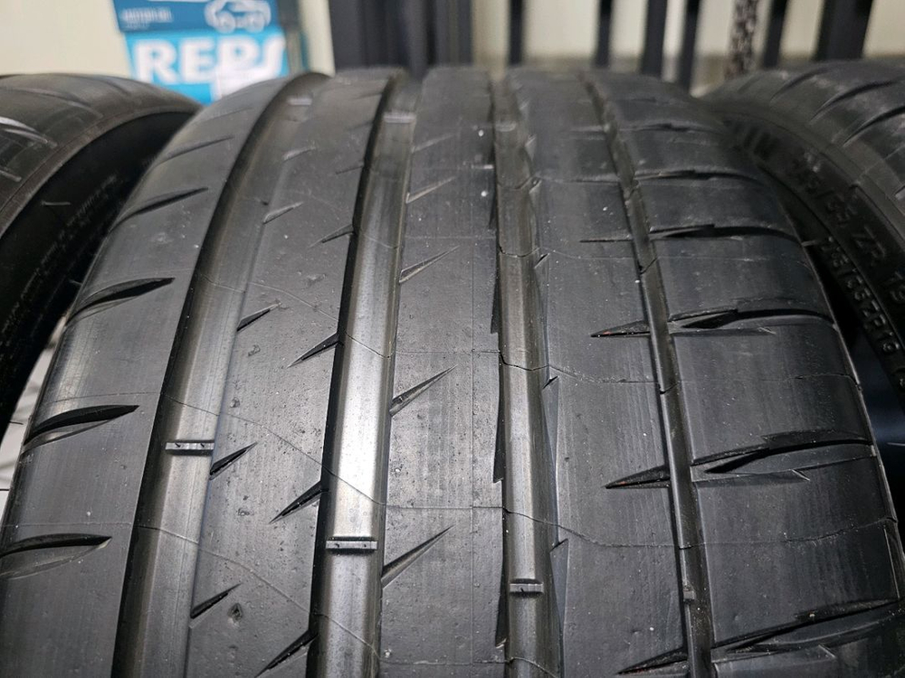 미쉐린 PS4S 245 35 19 신품팝니다.--3