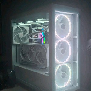 RTX4090 인텔 13900K 화이트 데스크탑 이미지