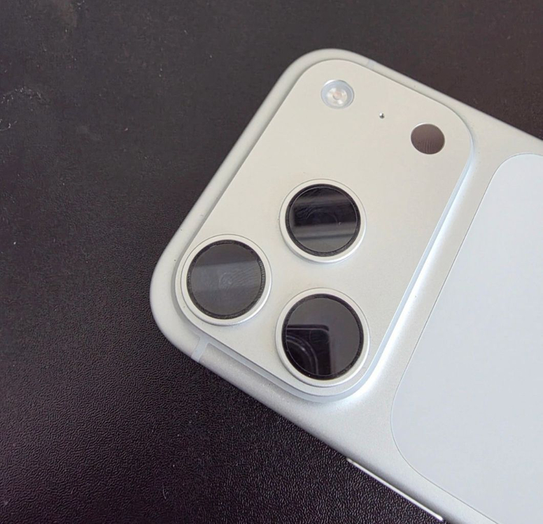 아이폰17프로 자급제 256GB 실버 SSS급 판매--3
