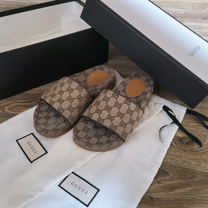 구찌 슬리퍼 스니커즈명품신발운동화나이키아식스아디다스루이비통프라다디올샤넬로로피아나에르메스