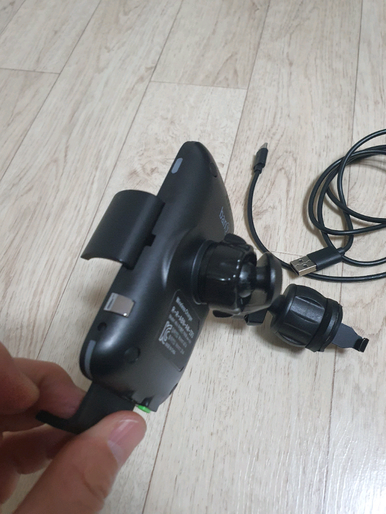 차량 무선충전기 통풍구 거치대 좋아요--4