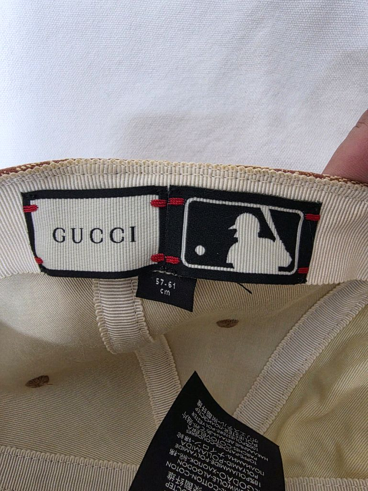 구찌 뉴욕 양키스 볼캡 모자 국내매장판 이미지