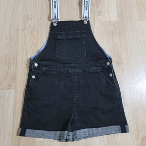 여아여름옷140.3장일괄 4천원. 멜빵 반바지. 프릴티2장(세탁만한 새옷)