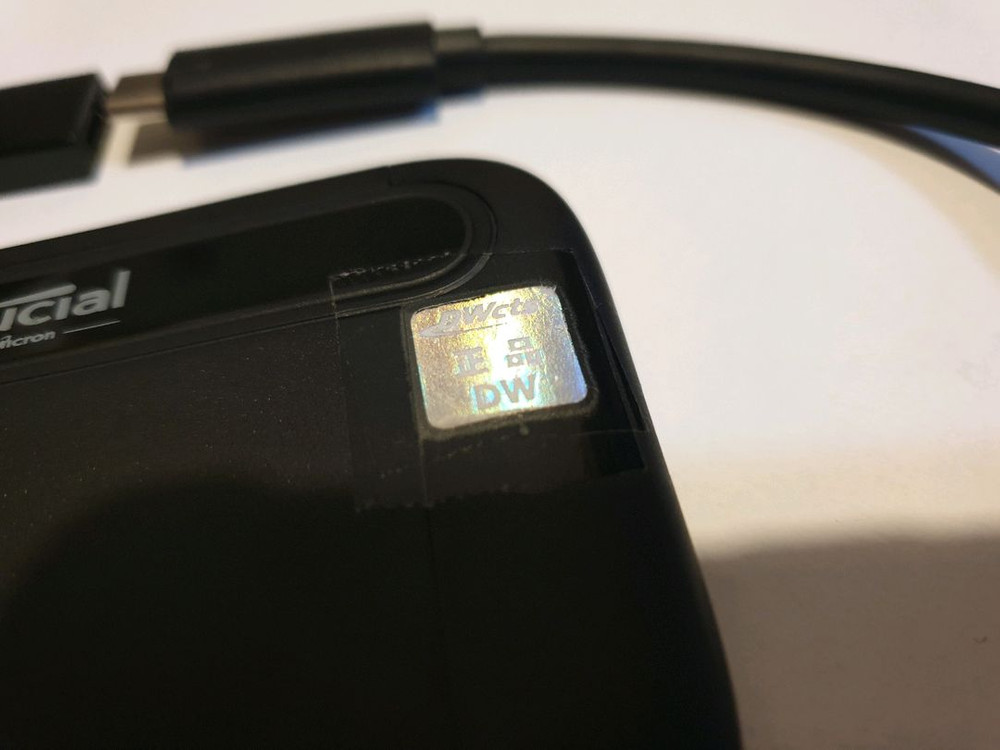 마이크론 crucial portable ssd 1TB 외장하드--1