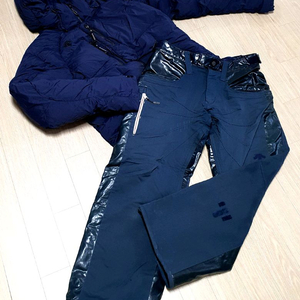 데상트 데모 스키복