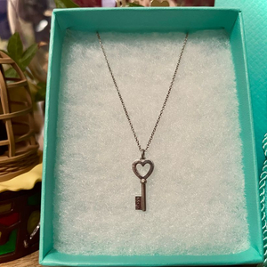 티파니앤코 하트 열쇠 목걸이