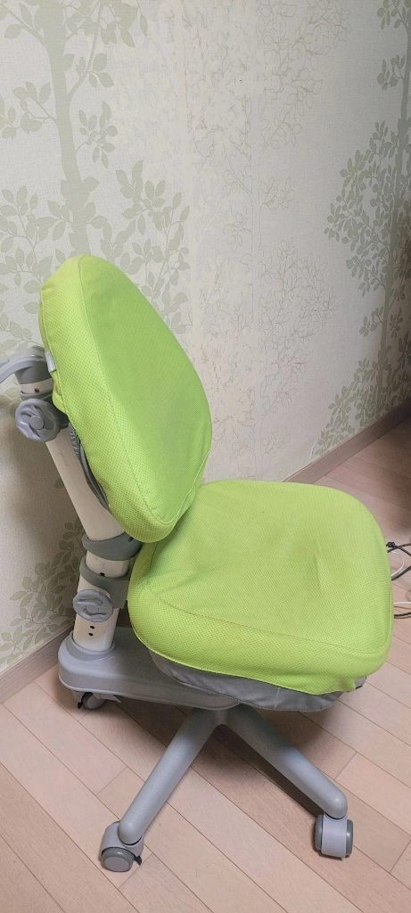 위드그로우 의자 이미지