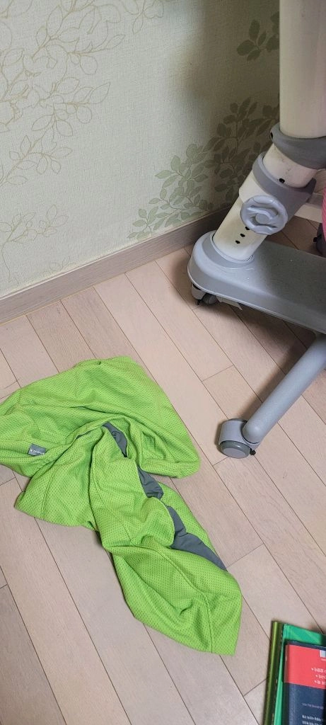 위드그로우 의자 이미지