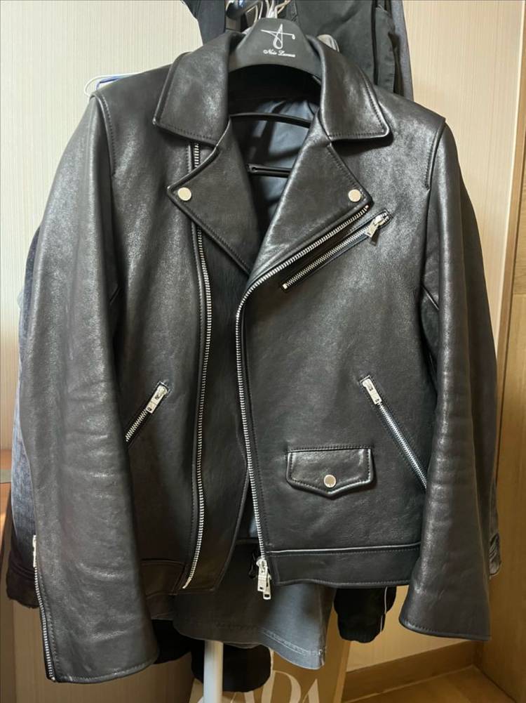 느와르 라르메스 라이더 자켓 팝니다(44) 이미지