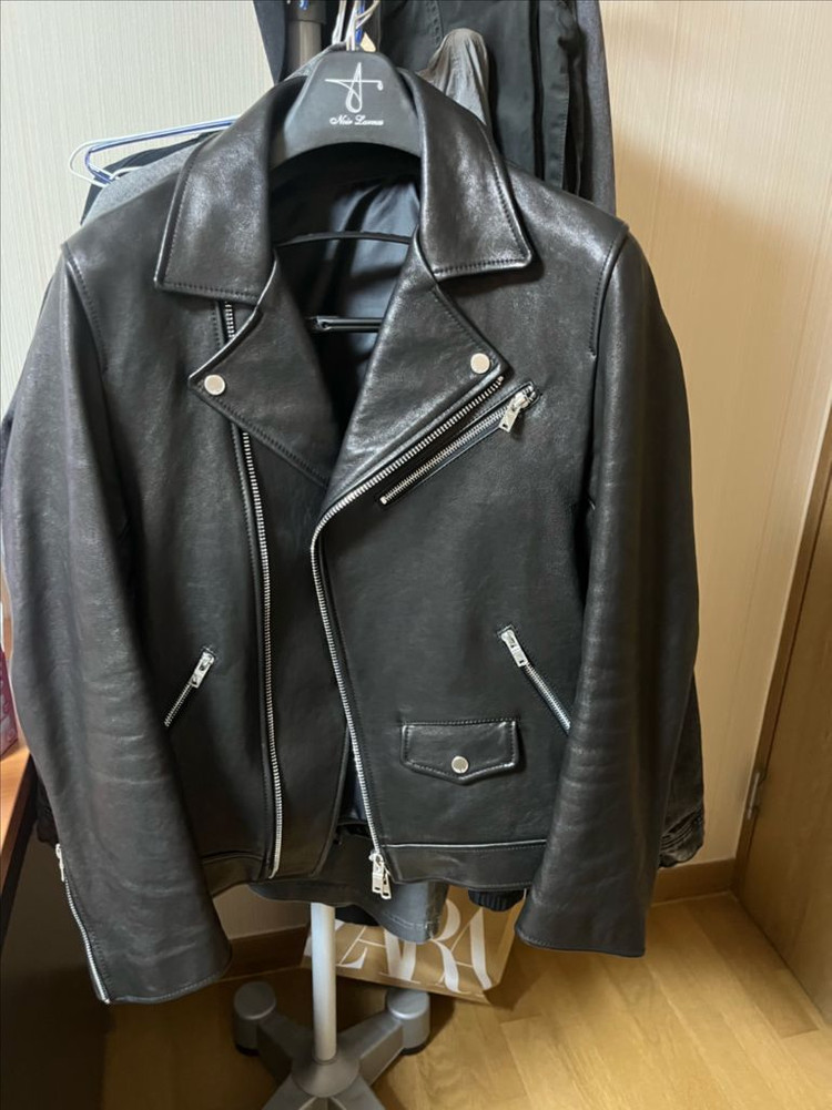 느와르 라르메스 라이더 자켓 팝니다(44) 이미지