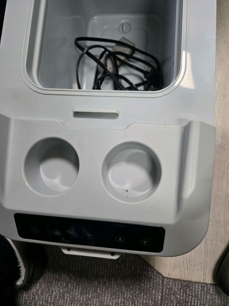 낚시 캠핑 차량용 냉장고 이미지