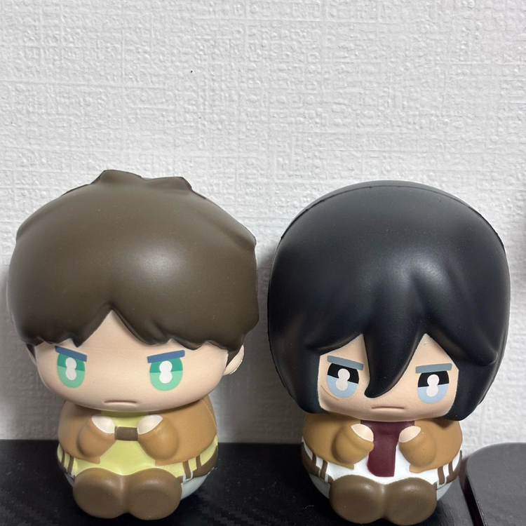 진격의거인 에렌+미카사 스퀴시 이미지