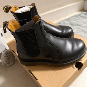 첼시부츠 UK7 닥터마틴 정품 박스있음 230