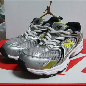 뉴발란스키즈530 실버형광185운동화