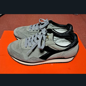 디아도라 230운동화 스니커즈