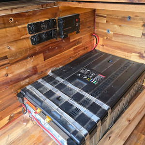 캠핑카용 리튬이온 배터리 24v 270a 이미지