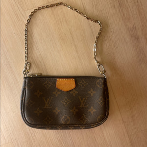 루이비통 모노그램 미니 파우치