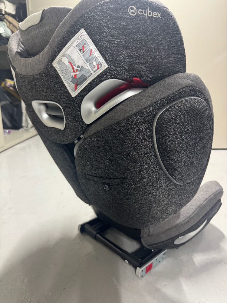 싸이벡스 솔루션 주니어 카시트 이미지