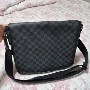 정품 루이비통 다미에 그라파이트 다니엘 크로스백