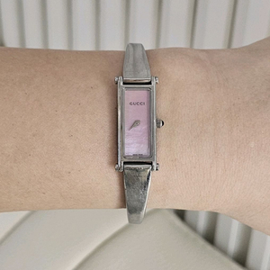구찌 여성 은장 1500L 손목 시계 여자 팔찌