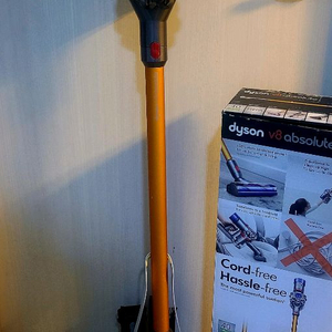 다이슨 V8 앱솔루트 무선청소기 이미지