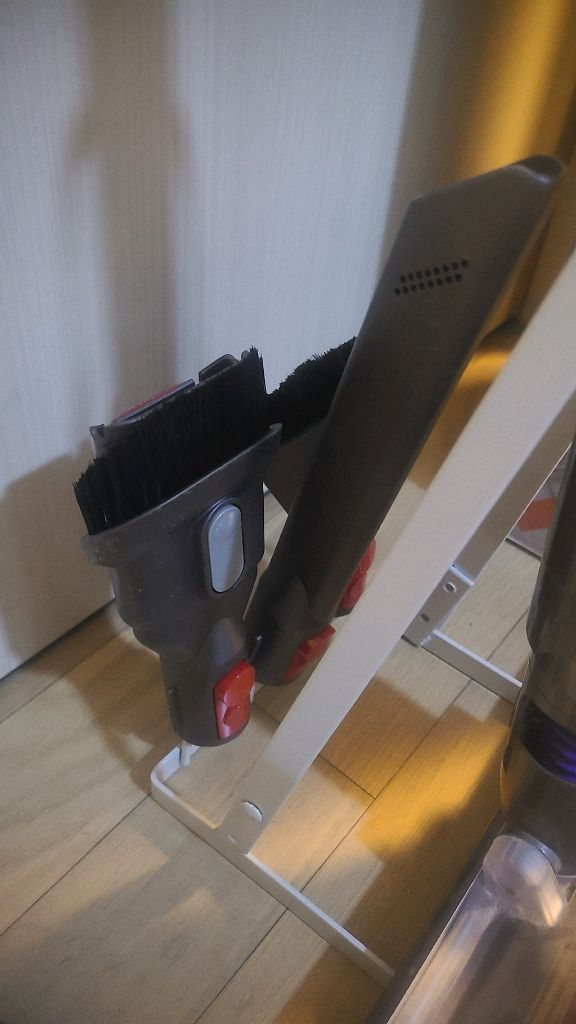 다이슨 V8 앱솔루트 무선청소기 이미지