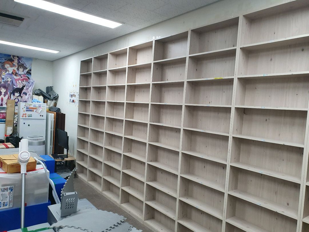 중고만화 책장 만화카페 책장 만화방 책장 중고책장 이미지