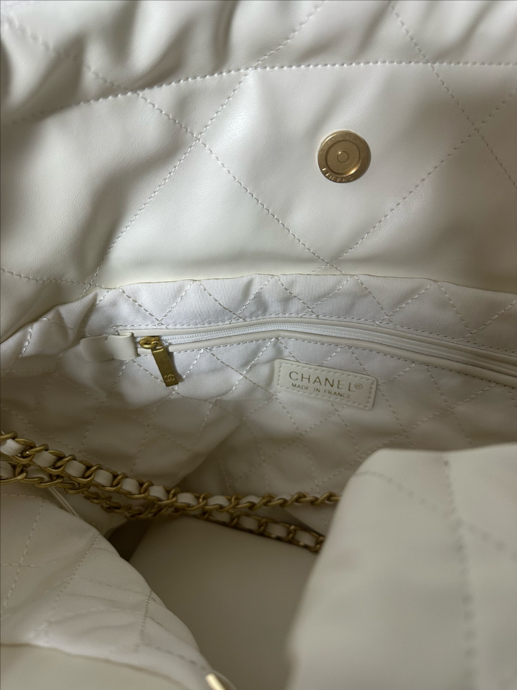 샤넬 22백 미듐 미디움 아이보리 금장 보부상 가방--5