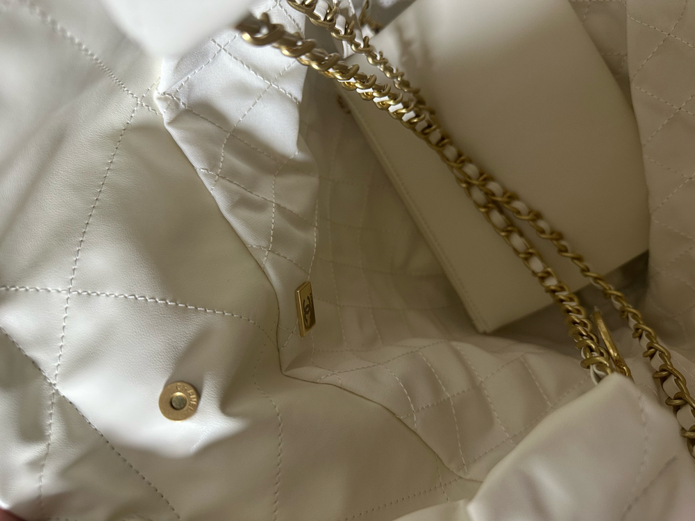 샤넬 22백 미듐 미디움 아이보리 금장 보부상 가방--6