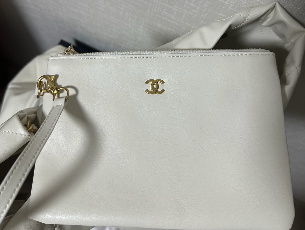 샤넬 22백 미듐 미디움 아이보리 금장 보부상 가방--7