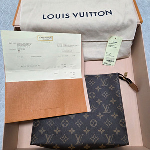 루이비통 포쉐트 토일렛26