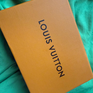 모노그램 반지갑