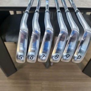 로얄콜렉션 아이언 세트 팝니다 (TM - X 6 아이언)
