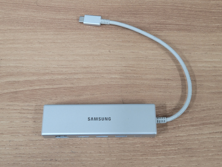 삼성 멀티 허브 5in1 C타입 EE-P5400 AA-AM1N95W--3