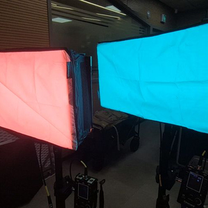 시네로이드 플렉서블 CFL800 조명 팝니다