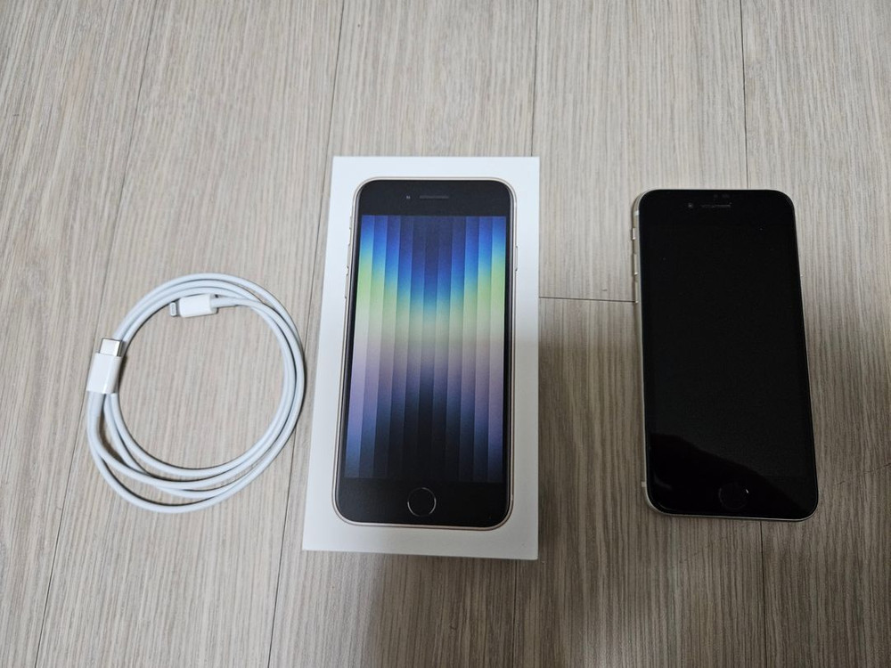 아이폰 SE 3세대 스타라이트 색상 128GB 이미지