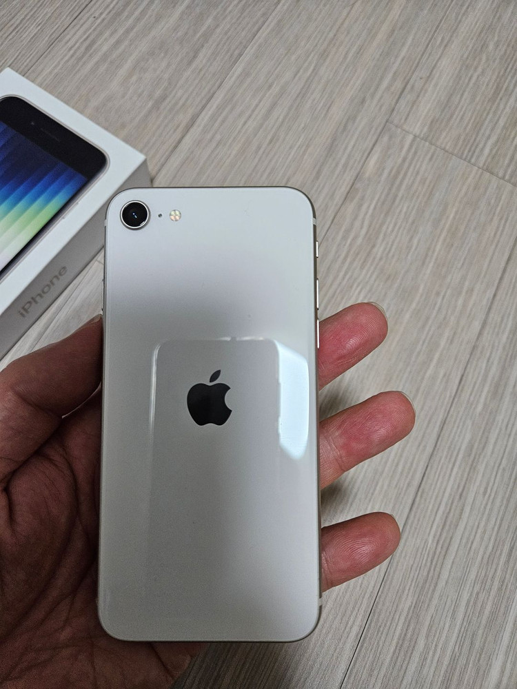 아이폰 SE 3세대 스타라이트 색상 128GB 이미지