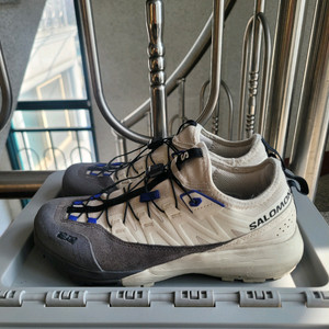 살로몬 스니커즈