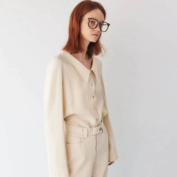 마론에디션 앤틱 크림 로우넥 블라우스 이미지