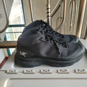 아크테릭스 스니커즈