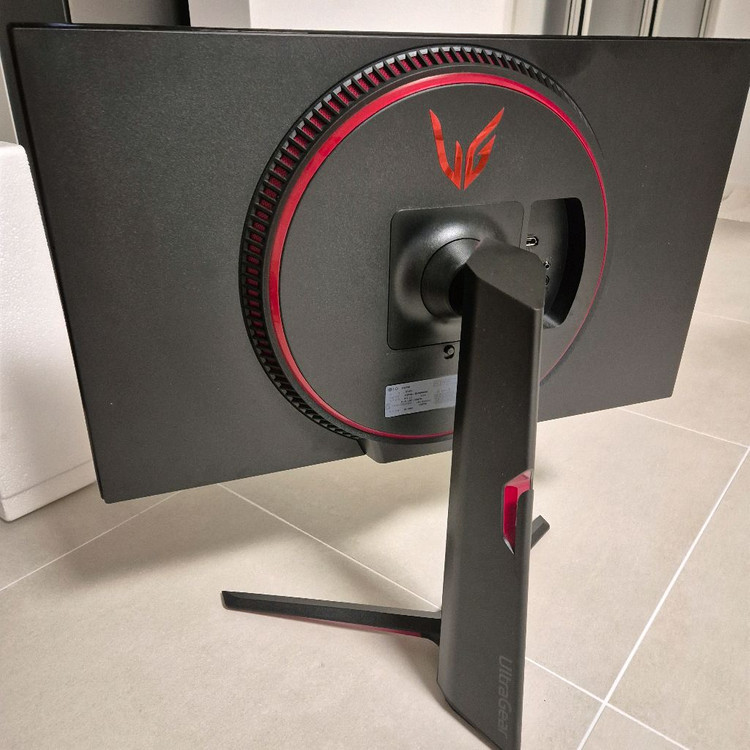 LG 울트라기어 27인치 FHD 240hz 게이밍용 모니터 27GP750 풀박--3