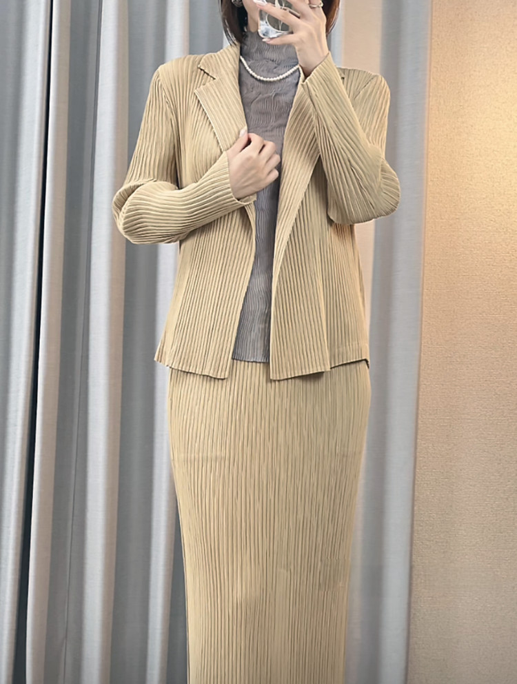 이세이미야케 해칭 실버그라스 베이지 자켓,탑,스커트--1