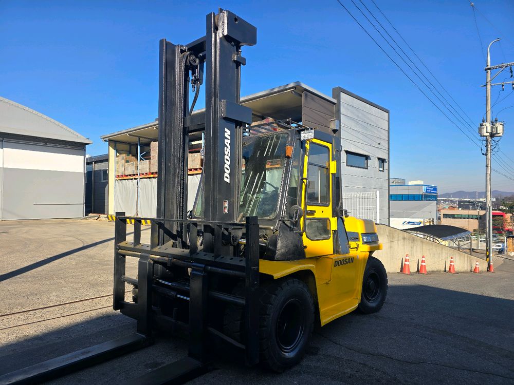 [중고지게차] 두산 7톤 디젤지게차 판매합니다.--1
