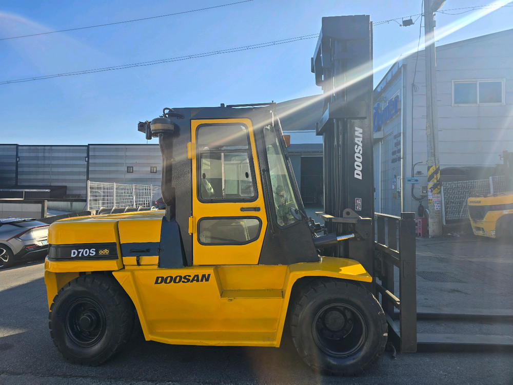 [중고지게차] 두산 7톤 디젤지게차 판매합니다.--3
