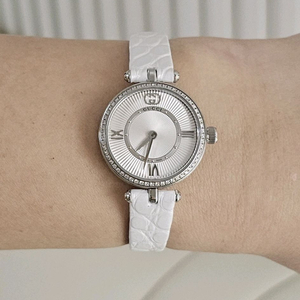 구찌 최신형 모델2000 여성 시계 24mm 화이트 앨리게이터 여자 팔찌