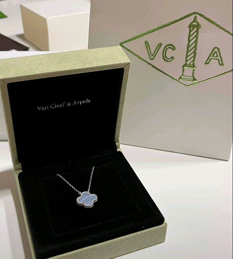 반클리프 칼세도니 목걸이--2