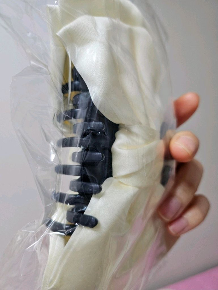 미개봉)크림색 리본핀 판매--1