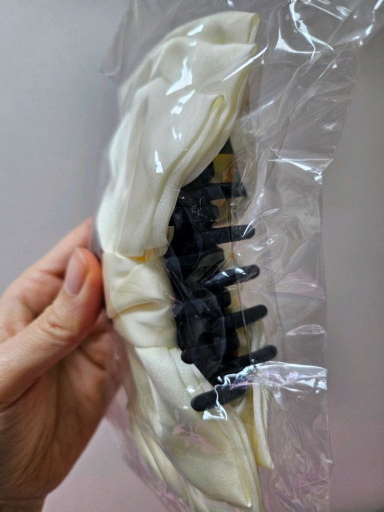 미개봉)크림색 리본핀 판매--2